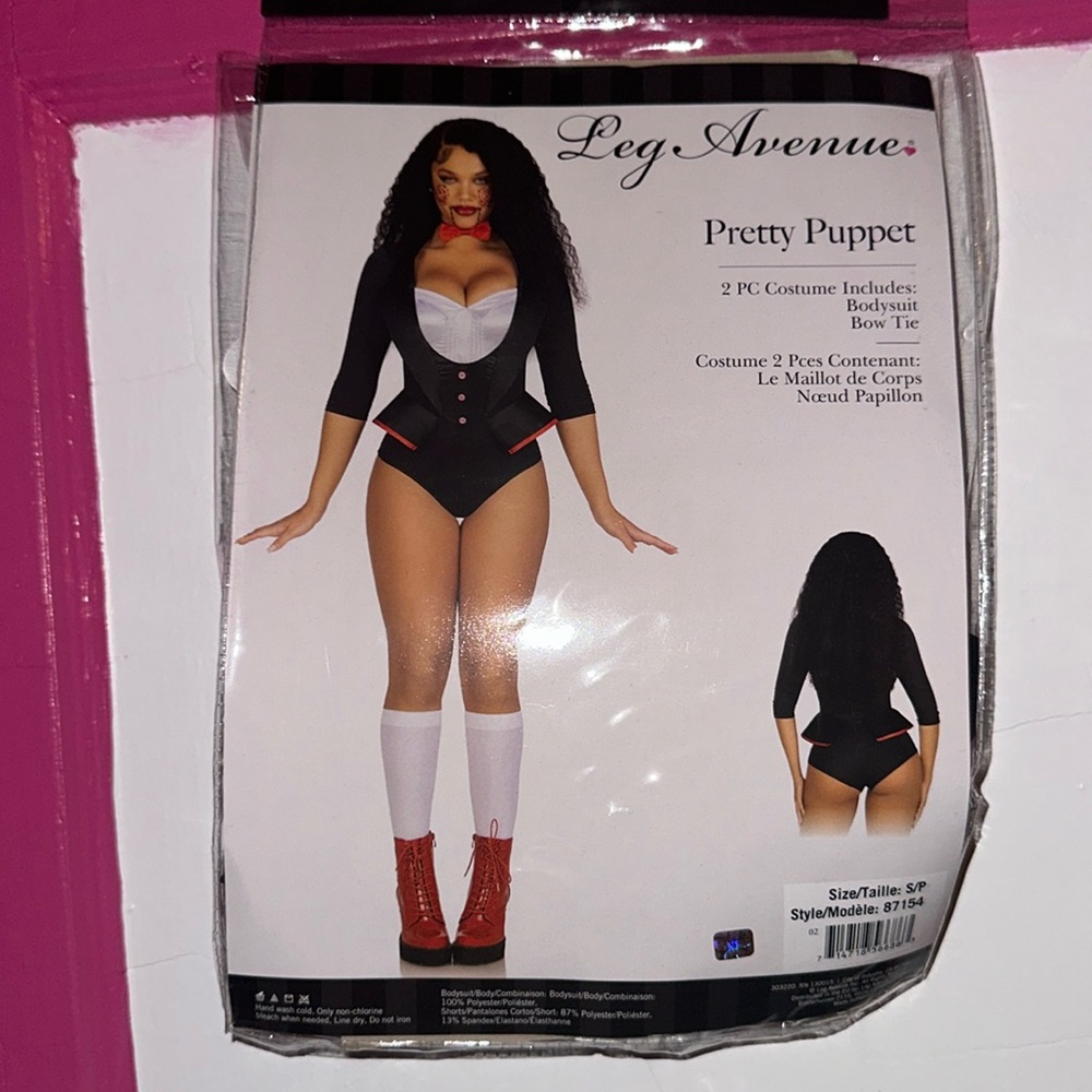Pretty puppet costume!